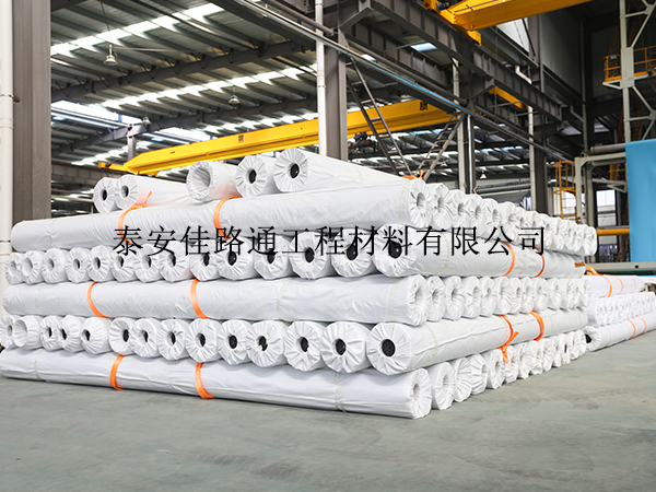 污水處理池選擇防滲土工膜施工有哪些注意事項(xiàng)？