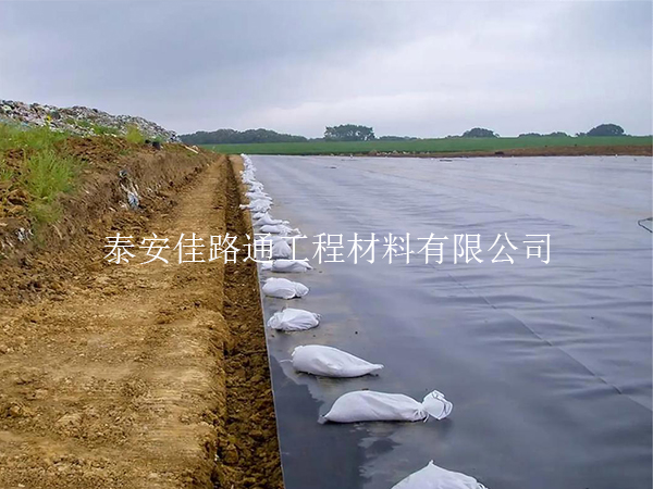 污水處理池防滲膜選購技巧：智選材料，守護(hù)水質(zhì)安全