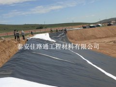 垃圾填埋場防滲膜鋪設(shè)保護層的必要性